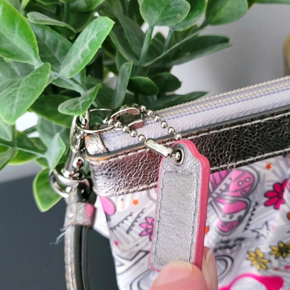 EUC Sateen Coach POPPY.- RARE Butterfly print LARGE Wristlet - Picture 2 of 7